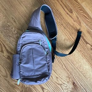 Travelon Anti-theft sling bag